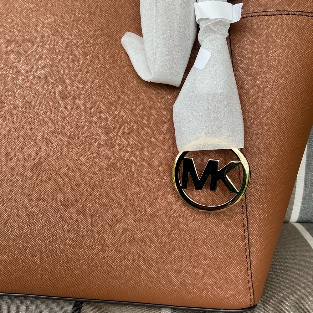 Michael Kors Charlotte Large Leather Top-Zip Tote Bag - Picture 13 of 16